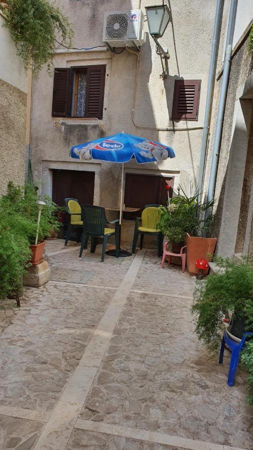 Franceska Apartmani Cres Exterior photo