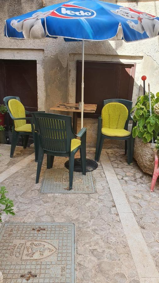 Franceska Apartmani Cres Exterior photo