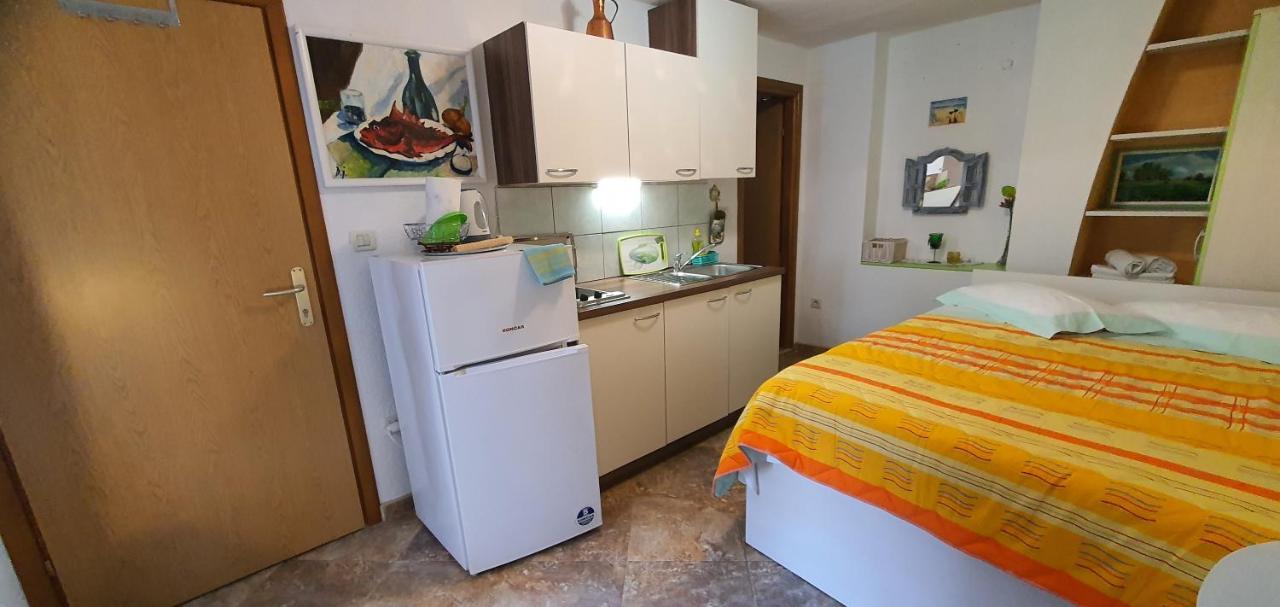 Franceska Apartmani Cres Exterior photo
